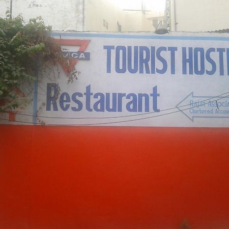 Radiant Ymca Tourist Hostel Varanasi Eksteriør bilde
